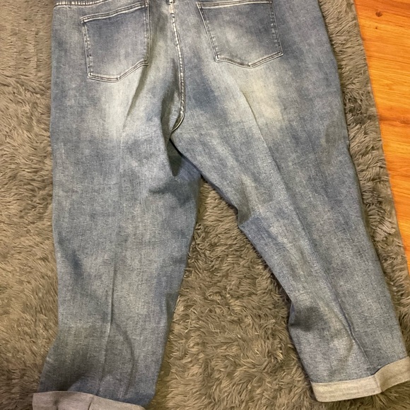 Molly & Isadora Distressed Denim Capri Women’s Plus Size 32W - Picture 2 of 2